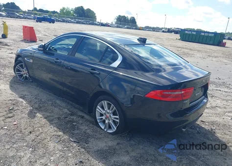 2017 Jaguar Xe Premium z USA, uszkodzony, nr VIN SAJAD4BG2HA968201